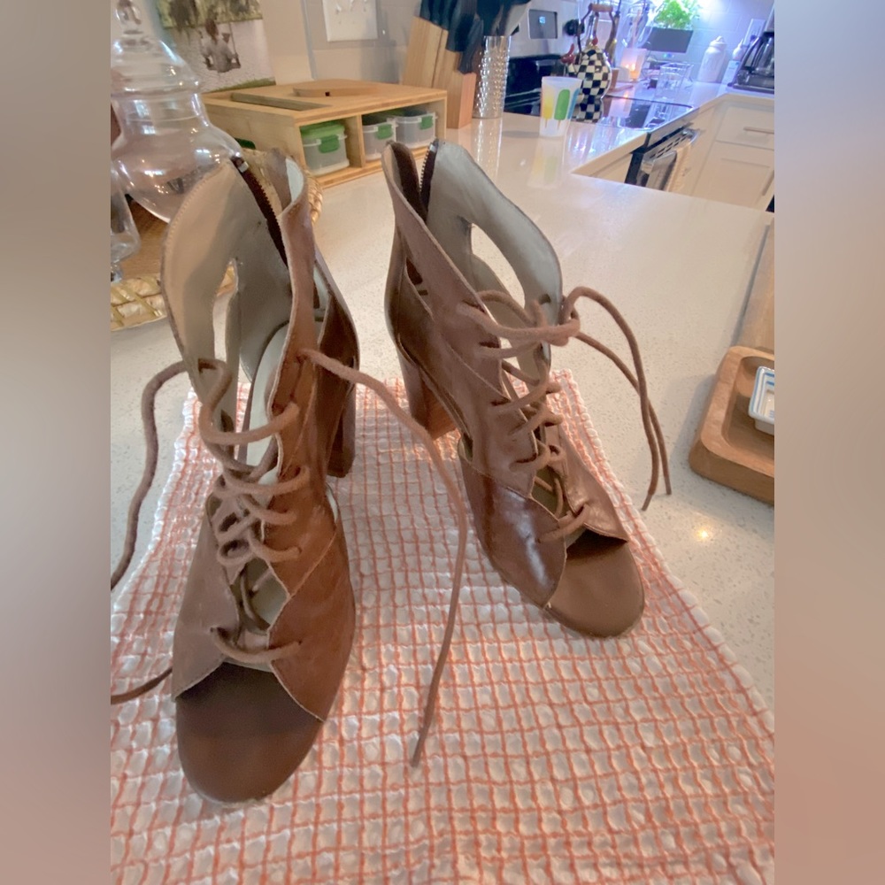 Seychelles Heels